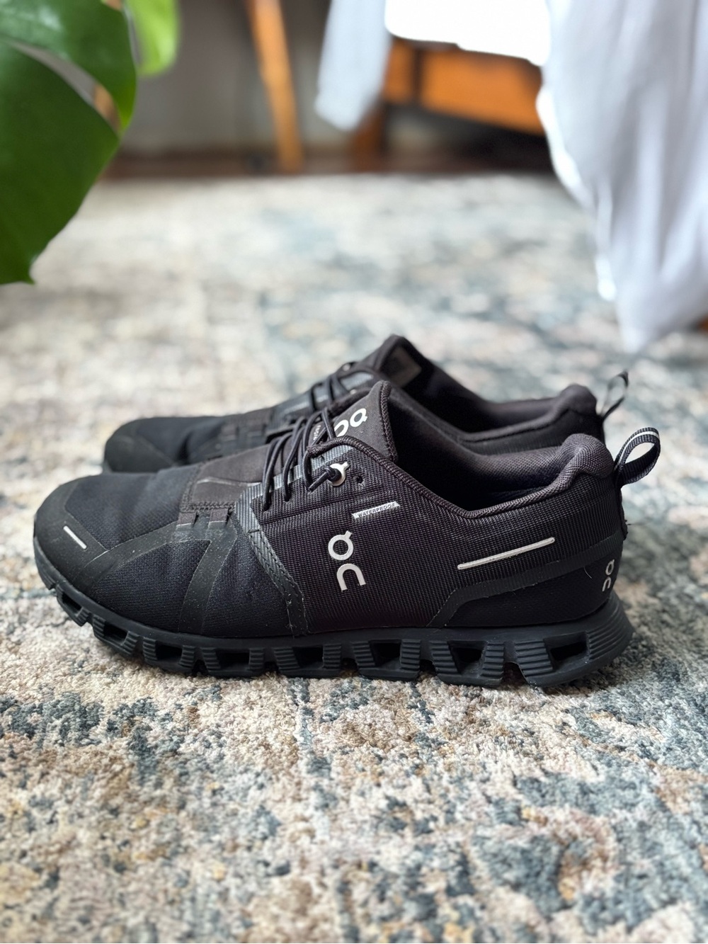 Women’s Black On Clouds - Picture 3 of 8